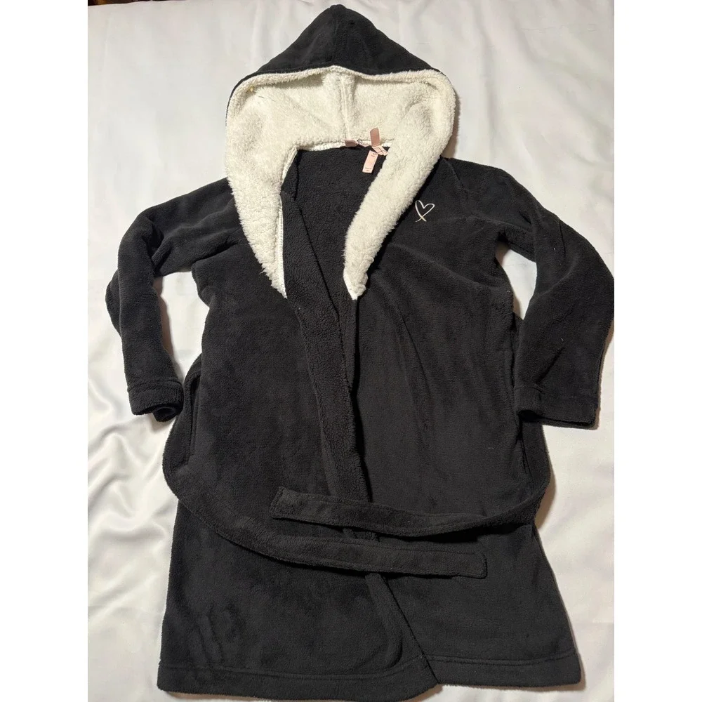 Victoria's Secret Hooded Plush Robe Black White Sherpa‎ Fleece Heart XS/S NWT